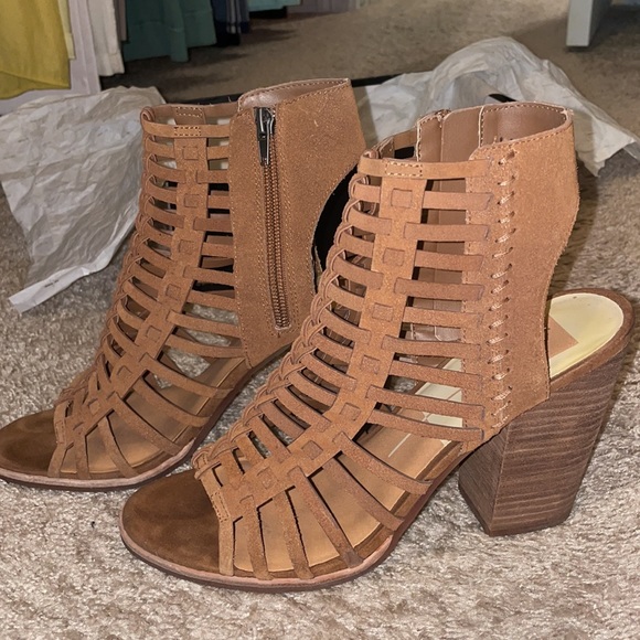 Dolce Vita suede cutout ankle bootie women’s size 9 - Picture 2 of 6